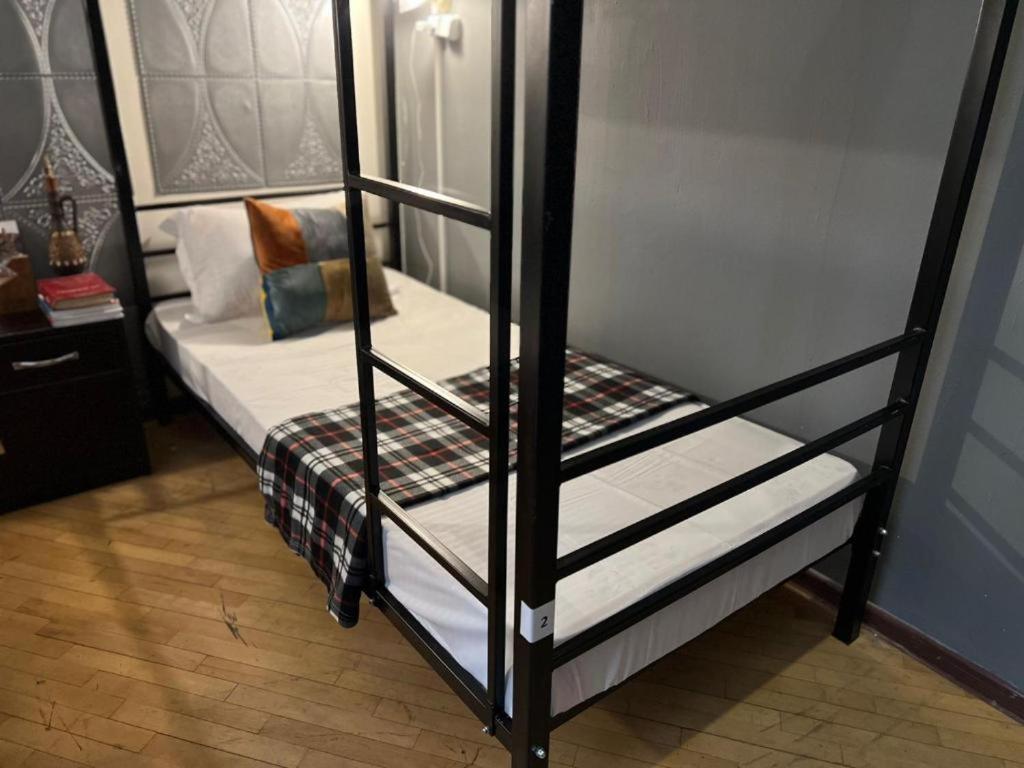 Machabelli 11A Hostel Tbilisi ภายนอก รูปภาพ