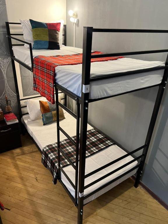 Machabelli 11A Hostel Tbilisi ภายนอก รูปภาพ