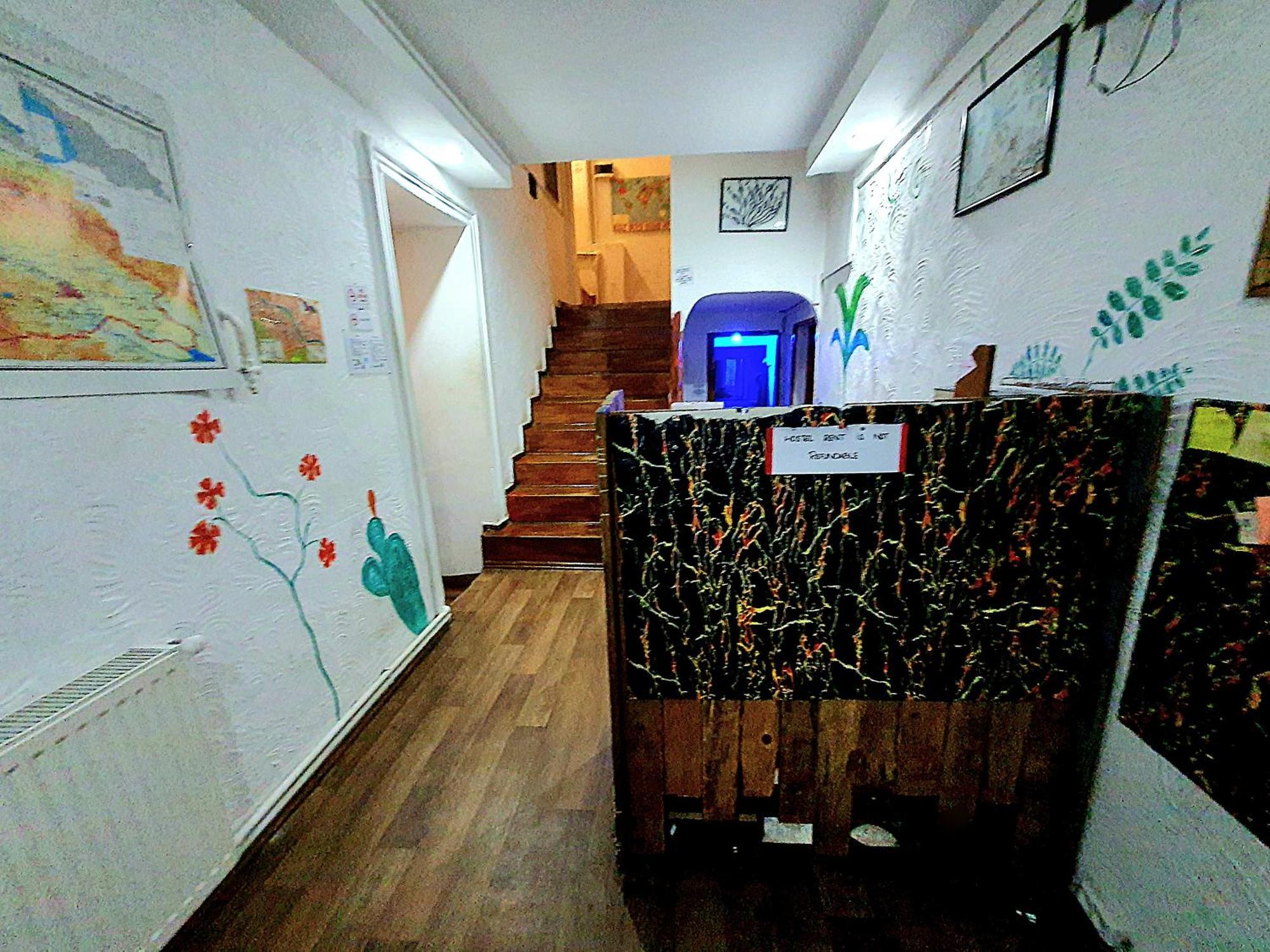 Machabelli 11A Hostel Tbilisi ภายนอก รูปภาพ
